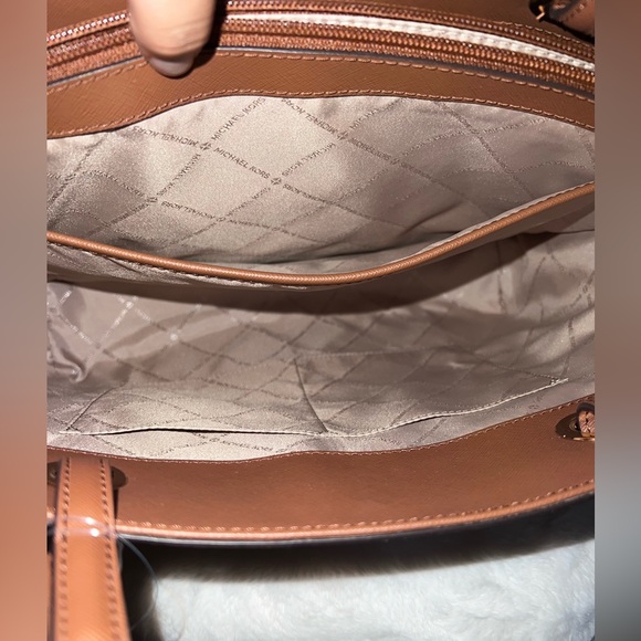 Michael Kors Bags Michael Kors Walsh Tote - Picture 6 of 8